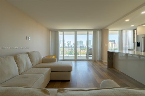 Condominio en venta en Sunny Isles Beach, Florida, 2 dormitorios, 119.47 m2 № 1980386 - foto 15