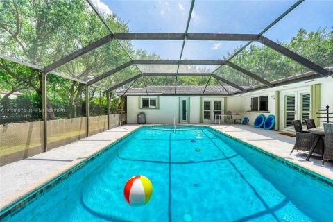 House in Pinecrest, Florida 5 bedrooms, 248.05 sq.m. № 2084066 - photo 23