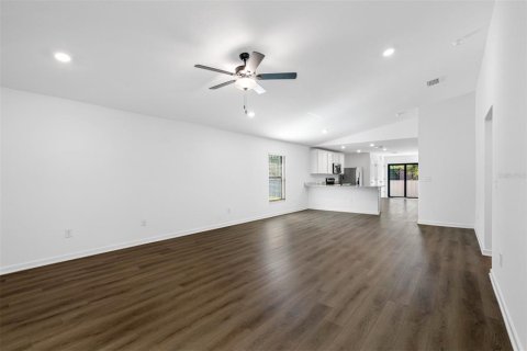 House in Spring Hill, Florida 3 bedrooms, 158.58 sq.m. № 1885374 - photo 2