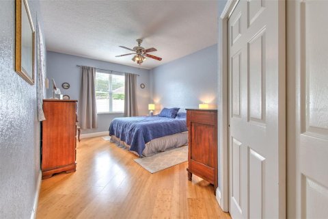Casa en venta en Brandon, Florida, 3 dormitorios, 161.37 m2 № 1901963 - foto 17