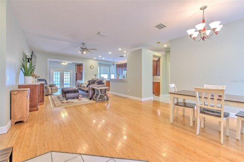 Casa en venta en Brandon, Florida, 3 dormitorios, 161.37 m2 № 1901963 - foto 7