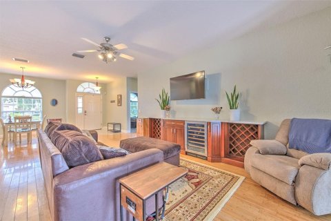 Casa en venta en Brandon, Florida, 3 dormitorios, 161.37 m2 № 1901963 - foto 11