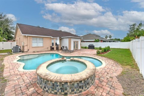 Casa en venta en Brandon, Florida, 3 dormitorios, 161.37 m2 № 1901963 - foto 3