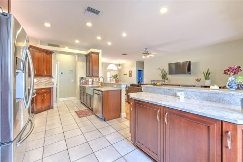 Casa en venta en Brandon, Florida, 3 dormitorios, 161.37 m2 № 1901963 - foto 16