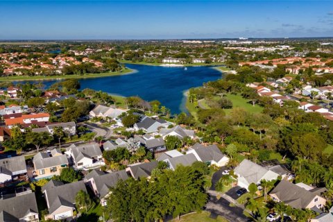 Casa en venta en Miami, Florida, 3 dormitorios, 142.14 m2 № 1954517 - foto 2