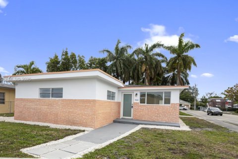 Casa en venta en Hallandale Beach, Florida, 3 dormitorios, 142.88 m2 № 1999844 - foto 3