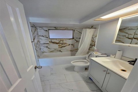 Villa ou maison à vendre à Holiday, Floride: 2 chambres, 94.76 m2 № 2202185 - photo 8