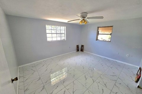 Villa ou maison à vendre à Holiday, Floride: 2 chambres, 94.76 m2 № 2202185 - photo 6