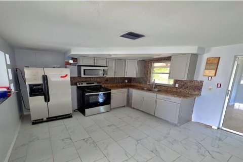 Villa ou maison à vendre à Holiday, Floride: 2 chambres, 94.76 m2 № 2202185 - photo 9