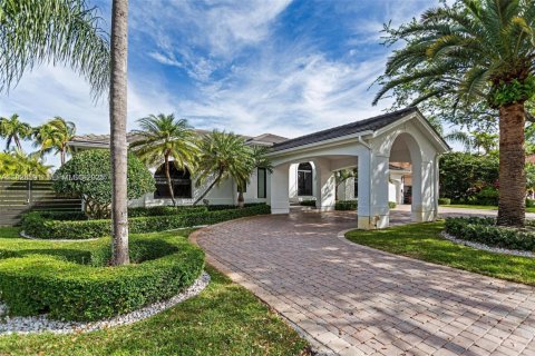 House in Miami, Florida 6 bedrooms № 1986482 - photo 4
