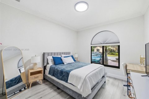 Casa en venta en Miami, Florida, 6 dormitorios № 1986482 - foto 12