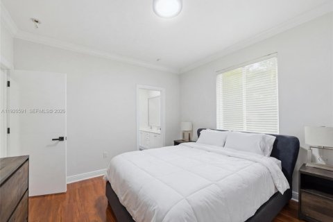 Casa en venta en Miami, Florida, 6 dormitorios № 1986482 - foto 15