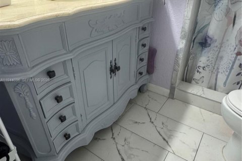 Copropriété à louer à Sunrise, Floride: 2 chambres, 78.97 m2 № 2001139 - photo 2