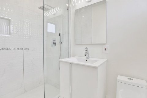 Villa ou maison à vendre à North Miami Beach, Floride: 4 chambres, 128.21 m2 № 2338744 - photo 12