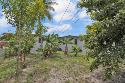 Villa ou maison à vendre à North Miami Beach, Floride: 4 chambres, 128.21 m2 № 2338744 - photo 18