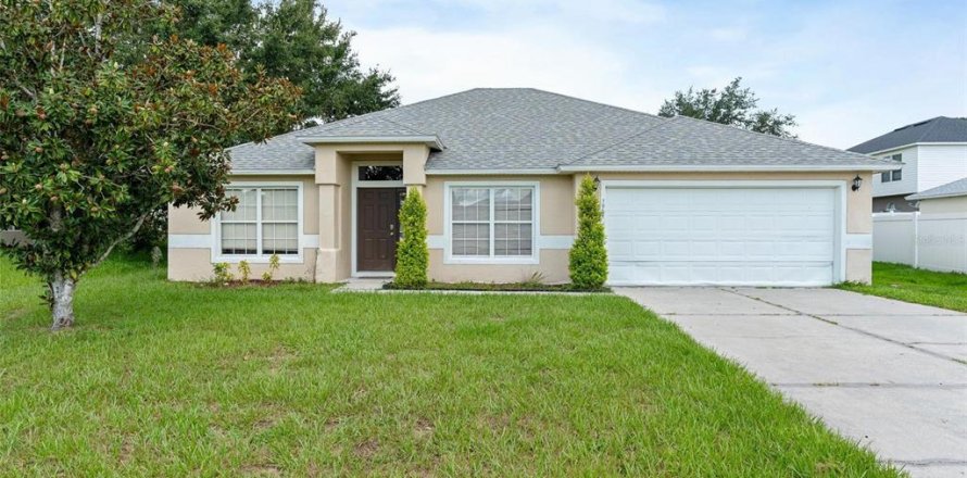 Casa en Kissimmee, Florida 3 dormitorios, 165.83 m2 № 1851148