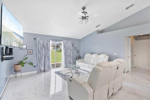 House in Kissimmee, Florida 3 bedrooms, 165.83 sq.m. № 1851148 - photo 4