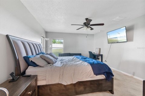 House in Kissimmee, Florida 3 bedrooms, 165.83 sq.m. № 1851148 - photo 19