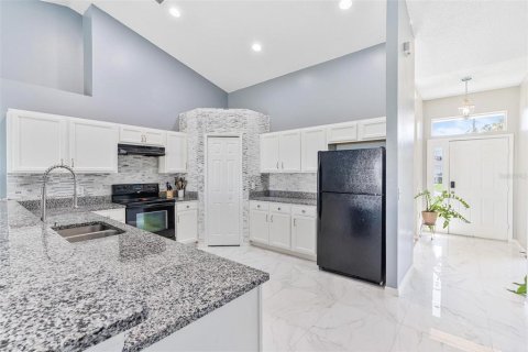 House in Kissimmee, Florida 3 bedrooms, 165.83 sq.m. № 1851148 - photo 13