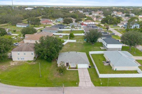 House in Kissimmee, Florida 3 bedrooms, 165.83 sq.m. № 1851148 - photo 29