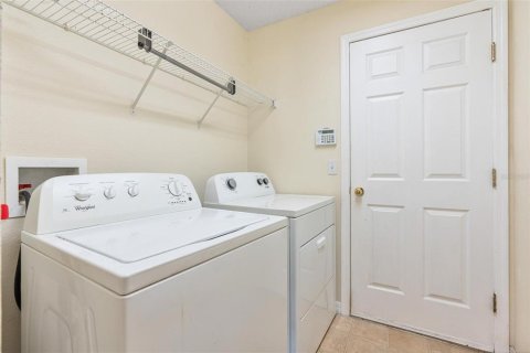 House in Kissimmee, Florida 3 bedrooms, 165.83 sq.m. № 1851148 - photo 23