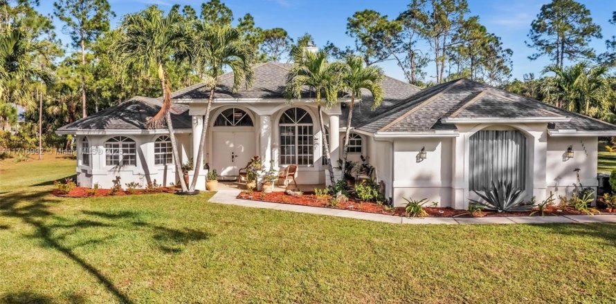 House in Loxahatchee Groves, Florida 4 bedrooms, 289.3 sq.m. № 1811624