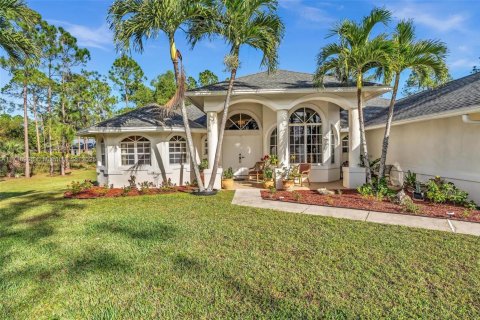 House in Loxahatchee Groves, Florida 4 bedrooms, 289.3 sq.m. № 1811624 - photo 3