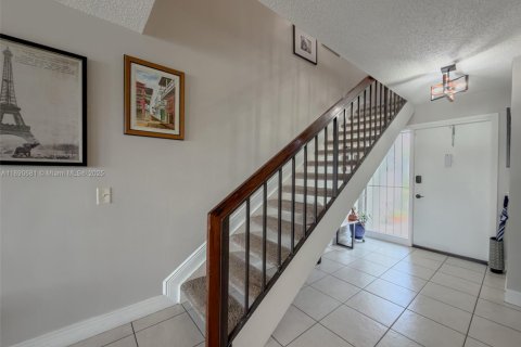 Touwnhouse à vendre à Pembroke Pines, Floride: 3 chambres, 140.38 m2 № 1944015 - photo 8