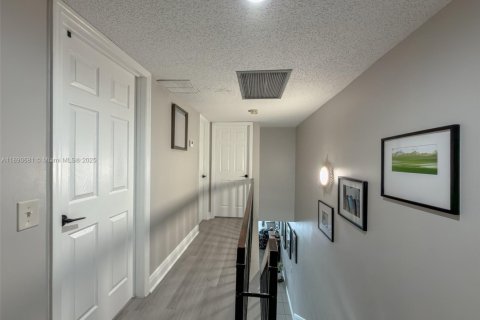Touwnhouse à vendre à Pembroke Pines, Floride: 3 chambres, 140.38 m2 № 1944015 - photo 21