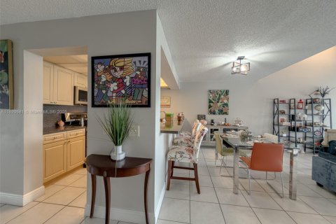 Touwnhouse à vendre à Pembroke Pines, Floride: 3 chambres, 140.38 m2 № 1944015 - photo 13