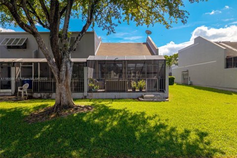 Touwnhouse à vendre à Pembroke Pines, Floride: 3 chambres, 140.38 m2 № 1944015 - photo 19