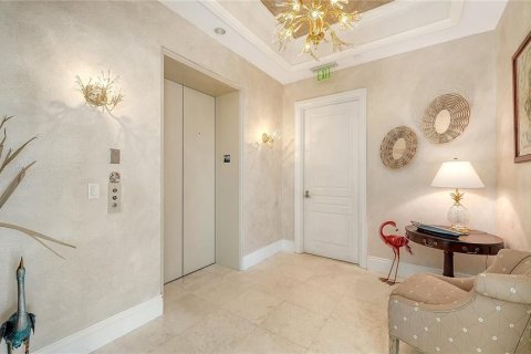 Condo in Sarasota, Florida, 4 bedrooms  № 2425651 - photo 3
