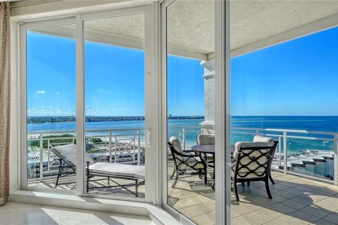 Condo in Sarasota, Florida, 4 bedrooms  № 2425651 - photo 10