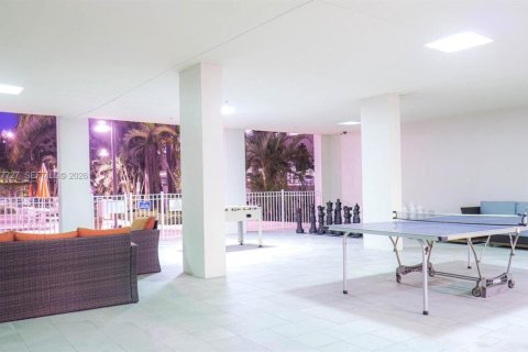 Condo in Sunny Isles Beach, Florida, 2 bedrooms  № 2283245 - photo 26