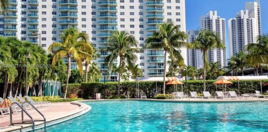 Condo in Sunny Isles Beach, Florida, 2 bedrooms  № 2283245