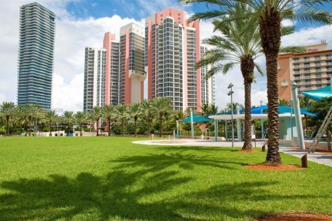 Condo in Sunny Isles Beach, Florida, 2 bedrooms  № 2283245 - photo 27
