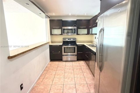 Condo in Sunny Isles Beach, Florida, 2 bedrooms  № 2283245 - photo 8