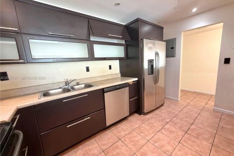 Condo in Sunny Isles Beach, Florida, 2 bedrooms  № 2283245 - photo 6