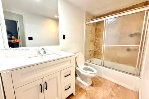 Condo in Sunny Isles Beach, Florida, 2 bedrooms  № 2283245 - photo 16
