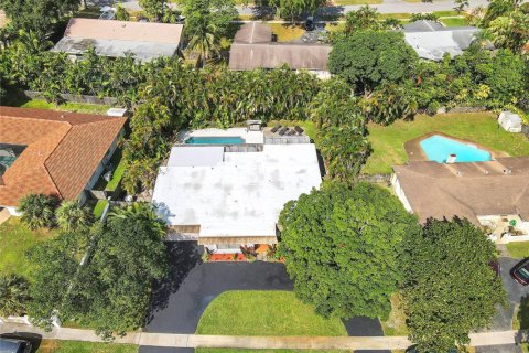 Villa ou maison à vendre à Plantation, Floride: 4 chambres, 239.22 m2 № 1179401 - photo 1