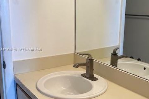 Купить кондоминиум в Окленд-Парк, Флорида 2 спальни, 97.45м2, № 2030770 - фото 9