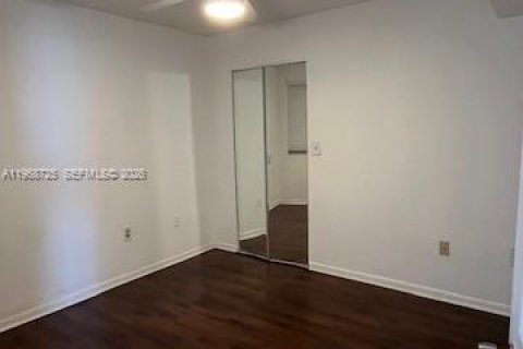 Купить кондоминиум в Окленд-Парк, Флорида 2 спальни, 97.45м2, № 2030770 - фото 5