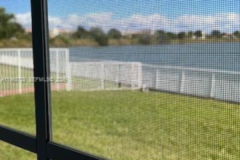 Купить кондоминиум в Окленд-Парк, Флорида 2 спальни, 97.45м2, № 2030770 - фото 7