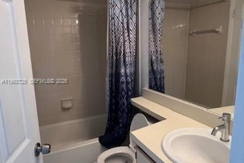 Купить кондоминиум в Окленд-Парк, Флорида 2 спальни, 97.45м2, № 2030770 - фото 6