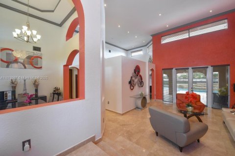 Villa ou maison à vendre à Miami, Floride: 5 chambres, 314.47 m2 № 1762817 - photo 15