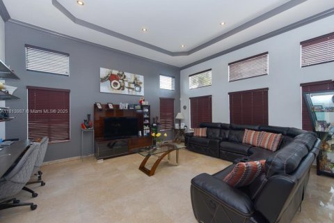 Villa ou maison à vendre à Miami, Floride: 5 chambres, 314.47 m2 № 1762817 - photo 19