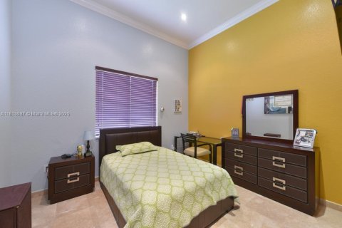 Villa ou maison à vendre à Miami, Floride: 5 chambres, 314.47 m2 № 1762817 - photo 11