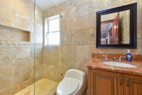 Villa ou maison à vendre à Miami, Floride: 5 chambres, 314.47 m2 № 1762817 - photo 22