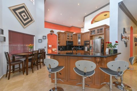 Villa ou maison à vendre à Miami, Floride: 5 chambres, 314.47 m2 № 1762817 - photo 17