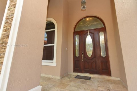 Villa ou maison à vendre à Miami, Floride: 5 chambres, 314.47 m2 № 1762817 - photo 5